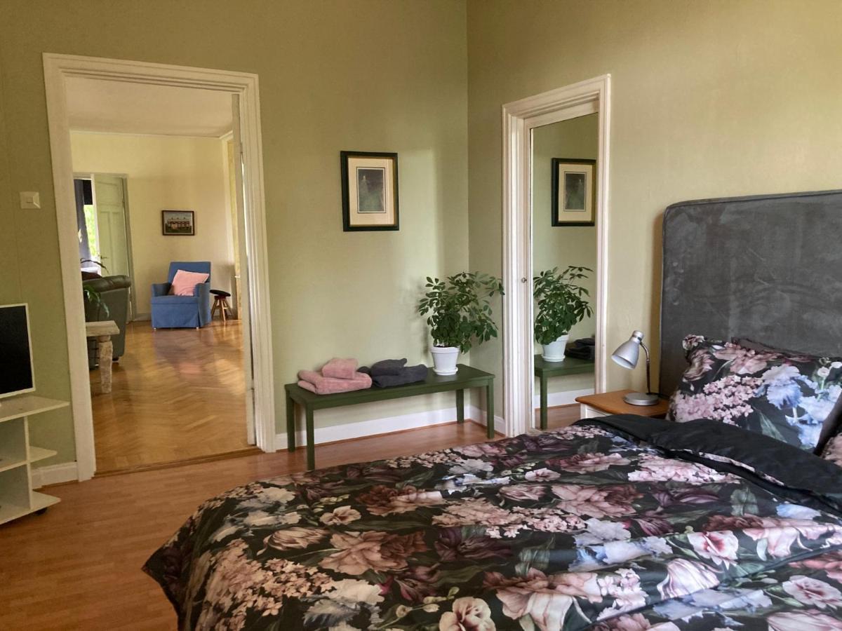 Bed and Breakfast Ekeby I Bro Esterno foto