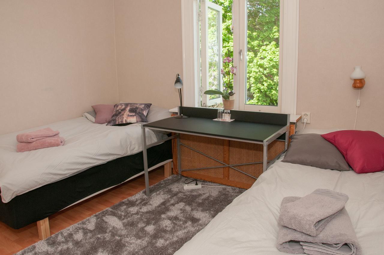 Bed and Breakfast Ekeby I Bro Esterno foto